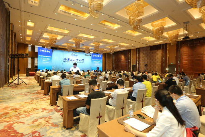 黑人av
副校长曹喜滨致辞.png